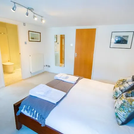 Lovely 2 Bed2 Bath Flat In Southville Apartment Bristol