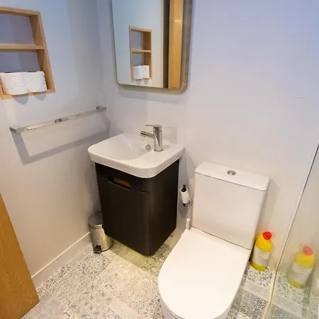Apartment Lovely 2 Bed2 Bath Flat In Southville Bristol