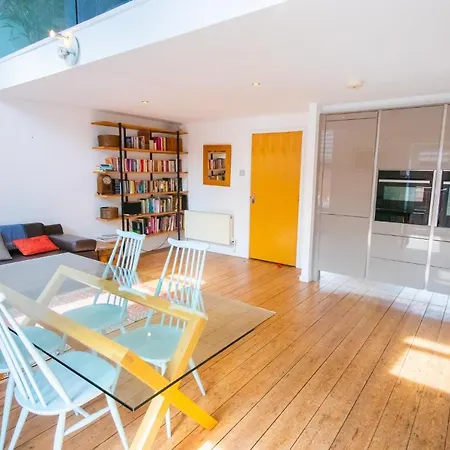 Apartment Lovely 2 Bed2 Bath Flat In Southville Bristol