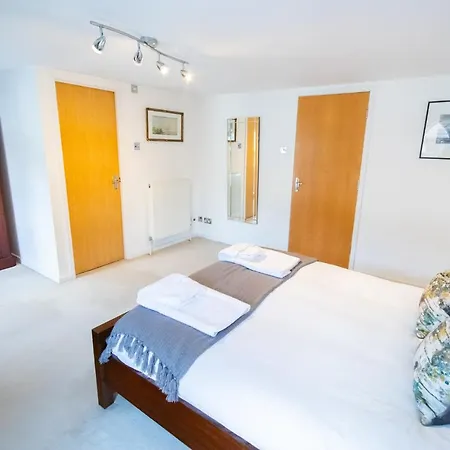 Apartment Lovely 2 Bed2 Bath Flat In Southville Bristol