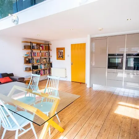 Lovely 2 Bed2 Bath Flat In Southville Apartment Bristol